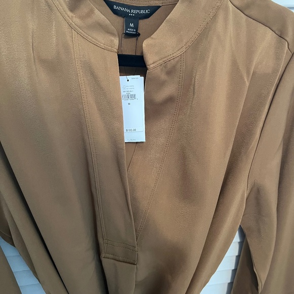 NWT. Banana Republic Satin Long Sleeve Midi Dress. Size M - Picture 2 of 5